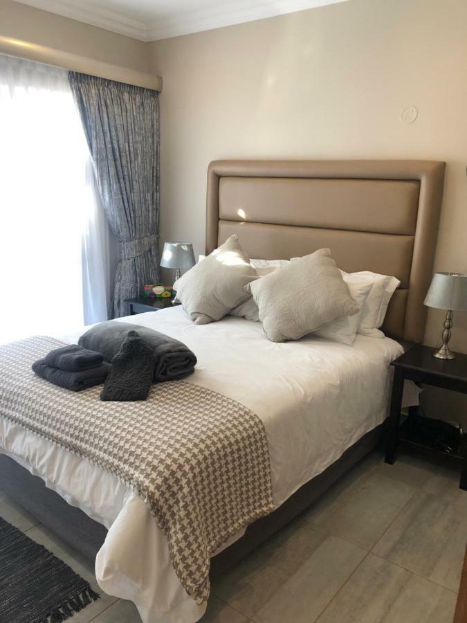 6 On Acacia Bed and Breakfast Johannesburg Exteriör bild