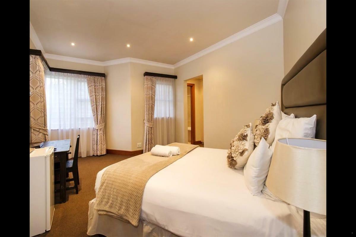 6 On Acacia Bed and Breakfast Johannesburg Exteriör bild